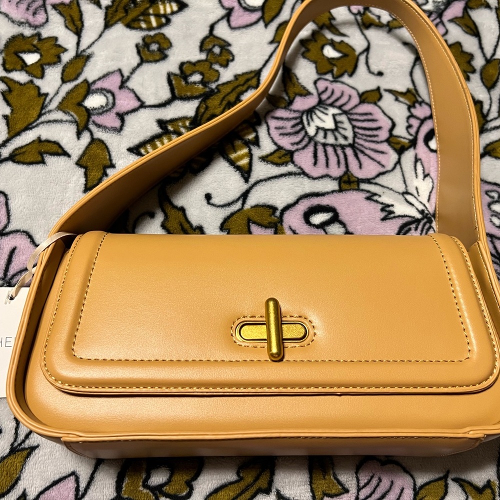 Elegant Tan Shoulder Bag
